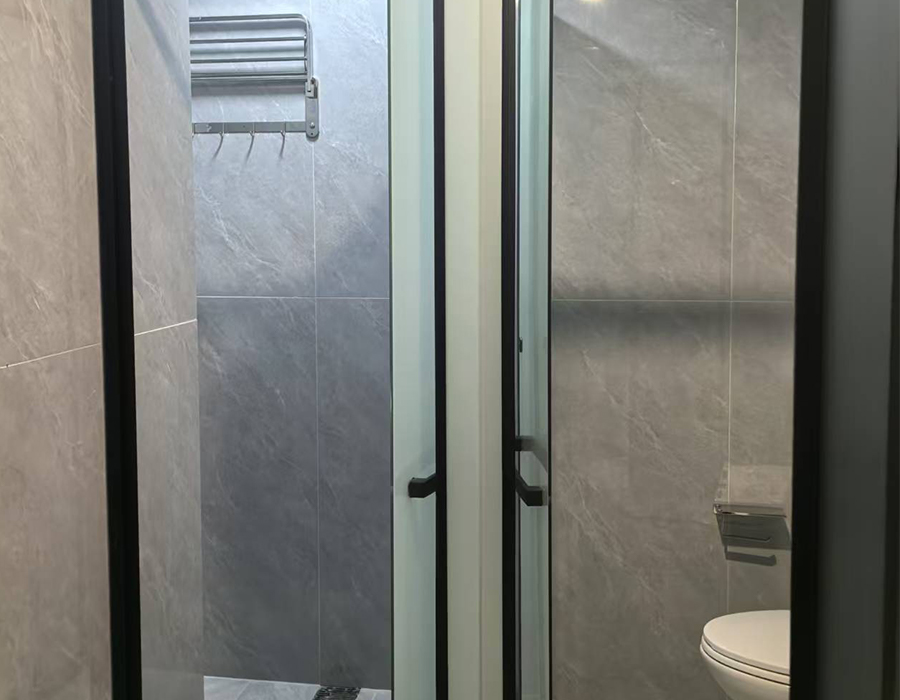 Prefabrikované kúpeľňové moduly s povrchom z keramických dlaždíc